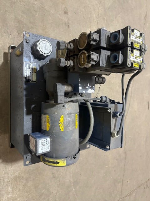 ***MECHANIC SPECIAL*** PARKER INDUSTRIES HYDRO POWER PUMP UNIT 14 GALLON TANK, BREAKER BOX MOTOR PUMP & FUEL TANK ON METAL ROLLING CART - Bargains R Ours - #collection_name#