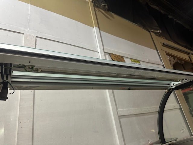 ***MECHANIC SPECIAL***ISA SELF CONTAINED REFRIGERATED FRONT CURVED GLASS GELATO ICE FREEZER DISPLAY CASE - Second Life - Equipment - #collection_name#