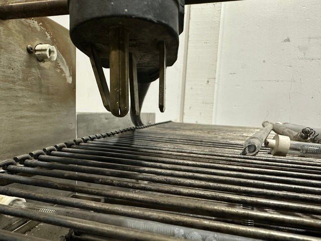 *MECHANICS SPECIAL* VULCAN CB1824E COUNTERTOP 208V 1PH ELECTRIC CHARBROILER - Second Life - Equipment - collection_name