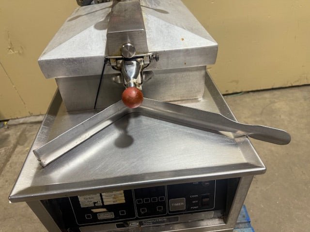 ****MECHANICS SPECIALS****"HENNY PENNY" ELECTRIC PRESSURE FRYER - Bargains R Ours - #collection_name#