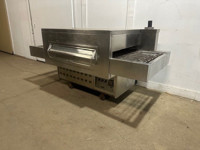 MIDDLEBY MARSHALL NATURAL GAS PIZZA OVEN WITH CONVEYOR ON CASTERS - Second Life - Equipment - collection_name