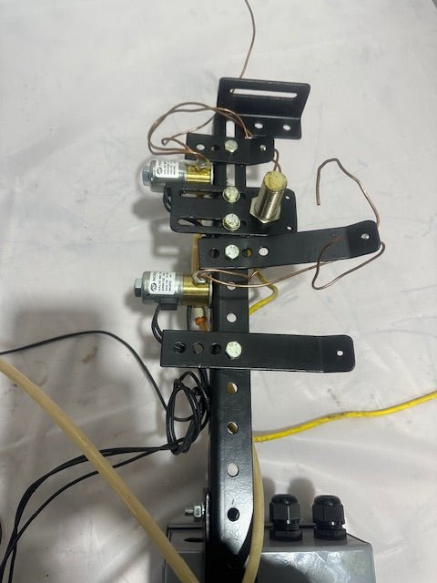 "MIGHTY LUBE MODEL 9517L" SYSTEMATIC LUBRIACTION CONTROL, OVERHEAD LUBRICATOR - Second Life - Equipment - collection_name