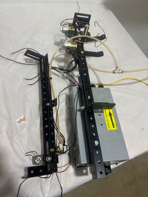 "MIGHTY LUBE MODEL 9517L" SYSTEMATIC LUBRIACTION CONTROL, OVERHEAD LUBRICATOR - Second Life - Equipment - collection_name