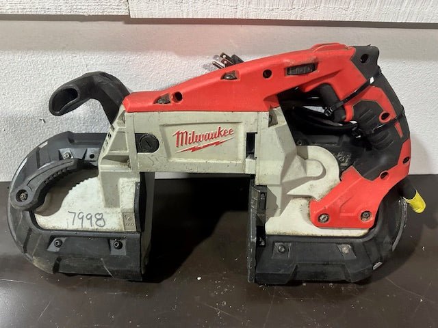"MILWAUKEE 6332 - 20"120V DEEP CUT BAND SAW - ADJUSTABLE SPEED - Second Life - Equipment - collection_name