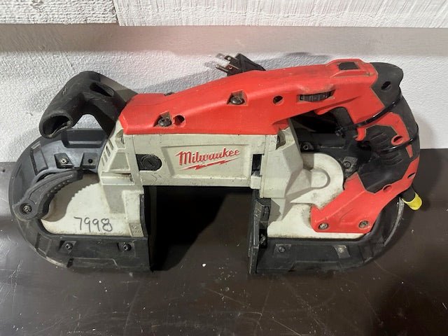 "MILWAUKEE 6332 - 20"120V DEEP CUT BAND SAW - ADJUSTABLE SPEED - Second Life - Equipment - collection_name