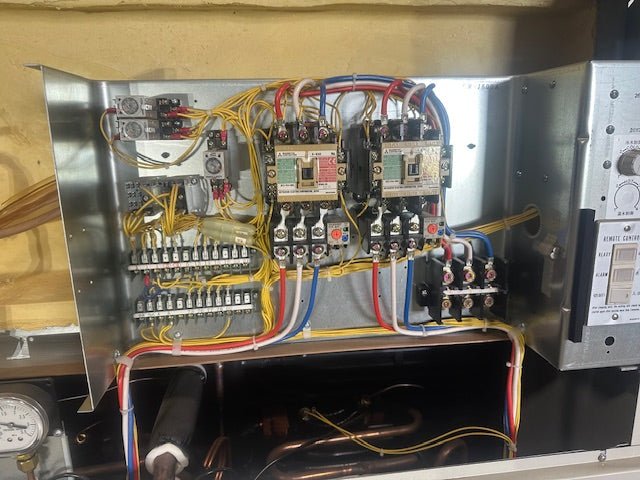 MITSUBISHI CR - J600A INDUSTRIAL WATER COOLED 220v 3ph CHILLER UNIT - Second Life - Equipment - collection_name