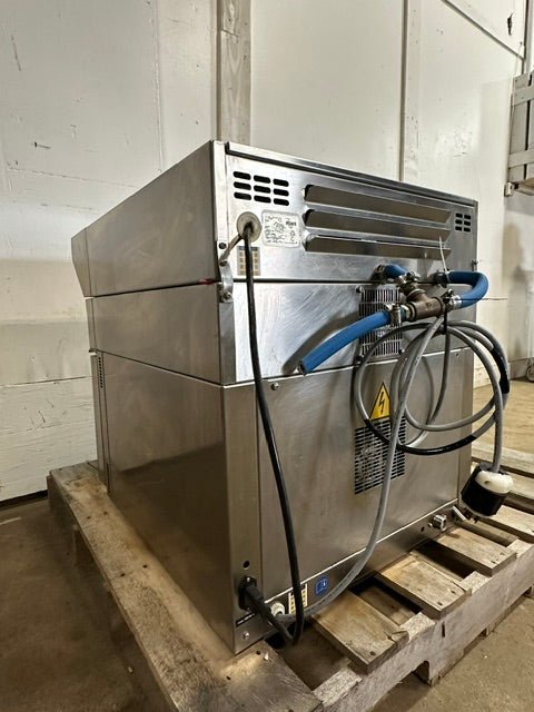 "MIWE GUSTO SK" H.D COMMERCIAL COUNTER TOP 3 PANS CONVECTION OVEN, 208V - Second Life-Equipment-collection_name