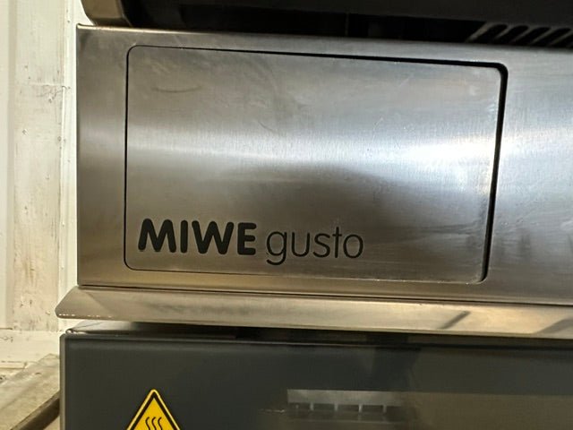 "MIWE GUSTO SK" H.D COMMERCIAL COUNTER TOP 3 PANS CONVECTION OVEN, 208V - Second Life-Equipment-collection_name