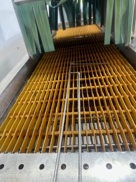 MOYER DIEBEL SW600R 72"W RIGHT - LEFT LOW TEMP PASS THROUGH AUTOMATIC GLASSWASHE - Second Life - Equipment - collection_name