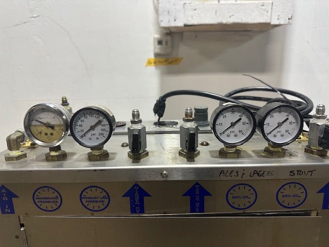 "N2U N2BC" HIGH VOLUME NITROGEN GENERATOR W/BUILT IN GAS BLENDER,3904 hrs - Second Life - Equipment - collection_name