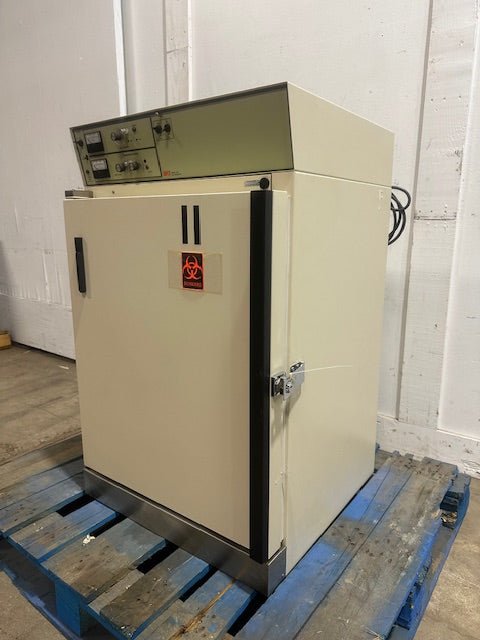 "NAPCO 5100" H.D WATER - JACKETED CO2 INCUBATOR. 120V, 1PH, 3000 RPM - Second Life - Equipment - collection_name