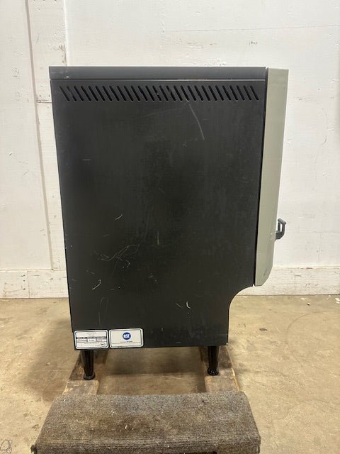 "NESTLE V - CAFE" COMMERCIAL COFFEE/COLD BEVERAGES DISPENSER ON LEGS, 110 - 230V - Second Life - Equipment - collection_name