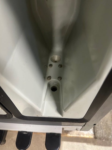 "NESTLE V - CAFE" COMMERCIAL COFFEE/COLD BEVERAGES DISPENSER ON LEGS, 110 - 230V - Second Life - Equipment - collection_name