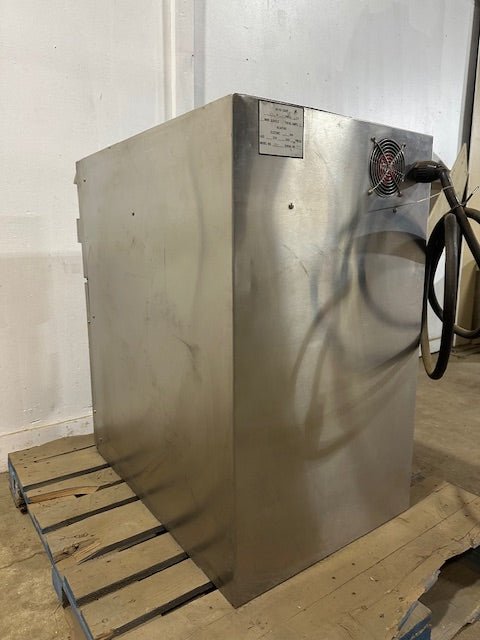 NEVO CORP CTO - 1 ELECTRIC 3PH COOK AND HOLD OVEN w/ 4 WIRE RACKS INCLUDED - Second Life - Equipment - collection_name