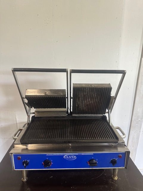 OLIVER 502N COMMERCIAL DUAL PANINI/ SANDWICH GRILL W/CAST IRON GROOVED PLATES - Second Life - Equipment - collection_name