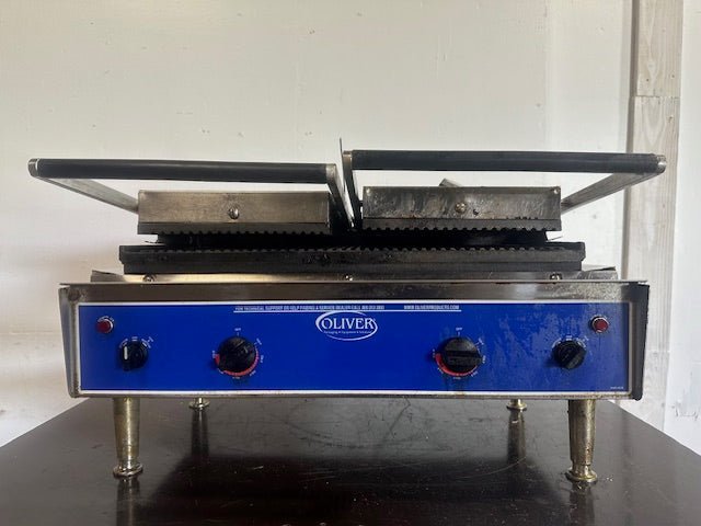 OLIVER 502N COMMERCIAL DUAL PANINI/ SANDWICH GRILL W/CAST IRON GROOVED PLATES - Second Life - Equipment - collection_name