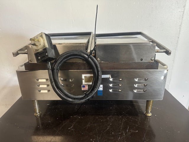 OLIVER 502N COMMERCIAL DUAL PANINI/ SANDWICH GRILL W/CAST IRON GROOVED PLATES - Second Life - Equipment - collection_name