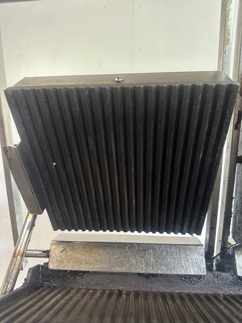 OLIVER 502N COMMERCIAL DUAL PANINI/ SANDWICH GRILL W/CAST IRON GROOVED PLATES - Second Life - Equipment - collection_name