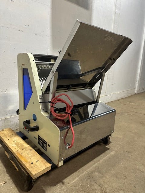 OMCAN HEAVY DUTY COMMERCIAL COUNTER TOP ELECTRIC BREAD SLICER MACHINE - Second Life - Equipment - collection_name