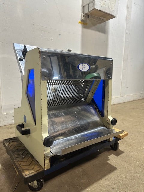 OMCAN HEAVY DUTY COMMERCIAL COUNTER TOP ELECTRIC BREAD SLICER MACHINE - Second Life - Equipment - collection_name
