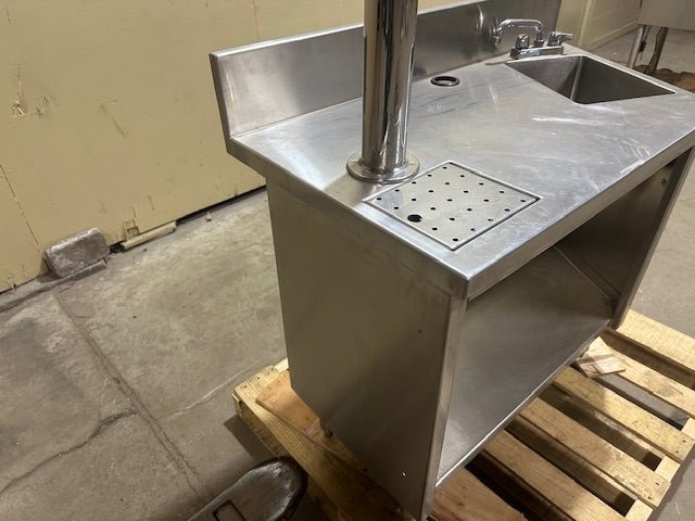 ONE BEER TAP WITH BAR SINK STAINLESS STEEL 50"H X 47"W X 24"D - Bargains R Ours - #collection_name#