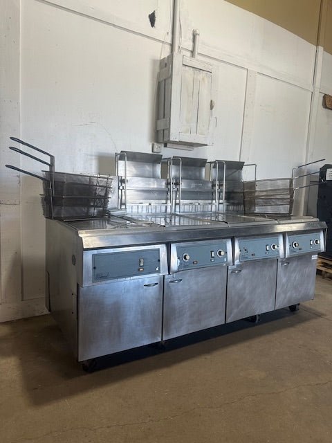 "PITCO F18SS - CLQV"H.D COMMERCIAL N GAS FRYER WITH DUMPSTER AND 6 BASKETS - Second Life - Equipment - collection_name