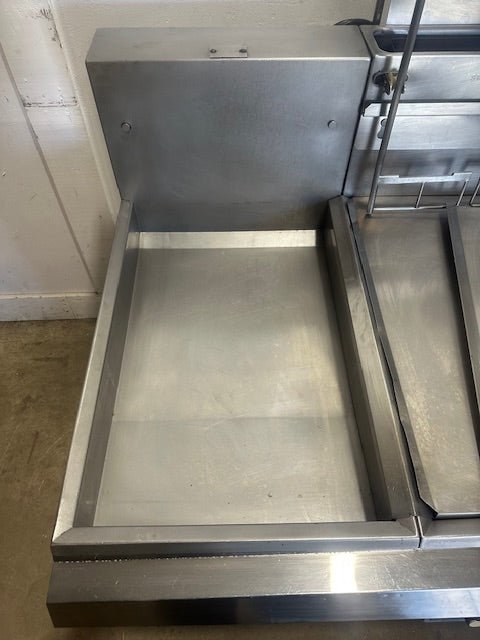 "PITCO F18SS - CLQV"H.D COMMERCIAL N GAS FRYER WITH DUMPSTER AND 6 BASKETS - Second Life - Equipment - collection_name