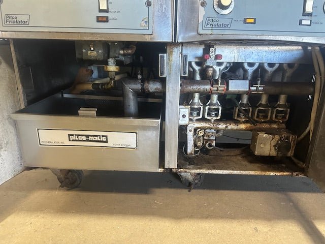 "PITCO F18SS - CLQV"H.D COMMERCIAL N GAS FRYER WITH DUMPSTER AND 6 BASKETS - Second Life - Equipment - collection_name
