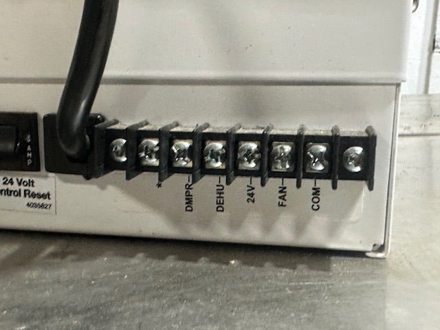 "QUEST 70"110 - 120 V 1 PH DEHUMIDIFIER 4033750 - WHITE - Second Life - Equipment - collection_name