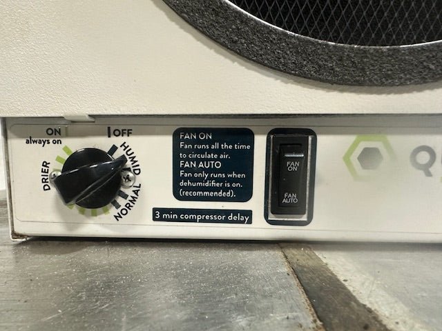 "QUEST 70"110 - 120 V 1 PH DEHUMIDIFIER 4033750 - WHITE - Second Life - Equipment - collection_name