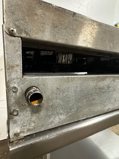 "RADIANCE "N GAS 36"W 6 BURNER HOTPLATE ON ROLLING TABLE STAND,37"H x 30 1/8"D - Second Life - Equipment - collection_name