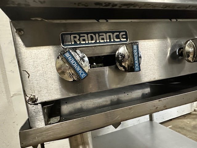 "RADIANCE "N GAS 36"W 6 BURNER HOTPLATE ON ROLLING TABLE STAND,37"H x 30 1/8"D - Second Life - Equipment - collection_name