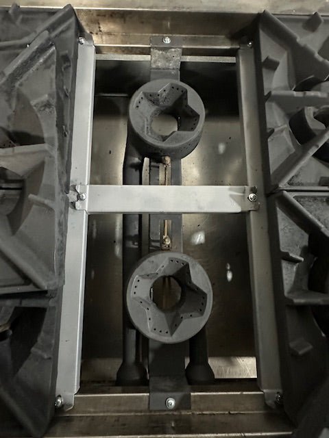 "RADIANCE "N GAS 36"W 6 BURNER HOTPLATE ON ROLLING TABLE STAND,37"H x 30 1/8"D - Second Life - Equipment - collection_name
