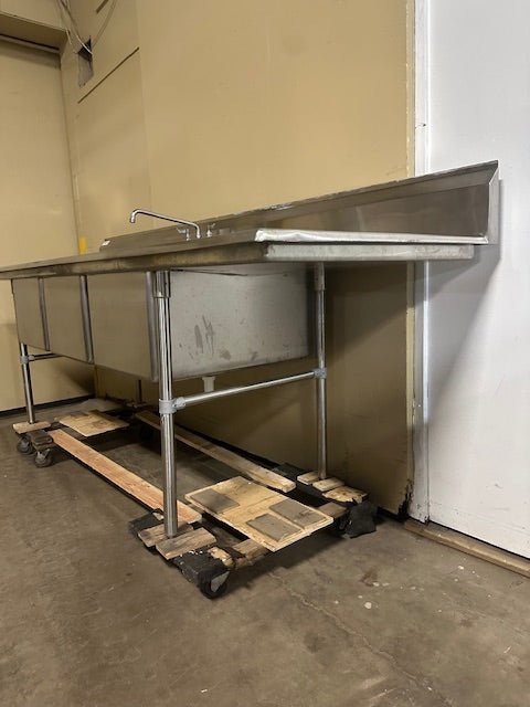 REGENCY 600S32028224 H.D STAINLESS STEEL 3 COMPARTMENT SINK 45x115x35, 17 GAUGE - Second Life - Equipment - collection_name