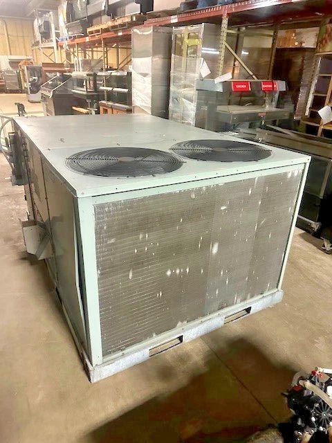 RHEEM AIR CONDITIONING RKKB - A120CM22E HEATING/COOLING 3ph/ N - GAS MAKE UP AIR UNIT - Second Life - Equipment - collection_name