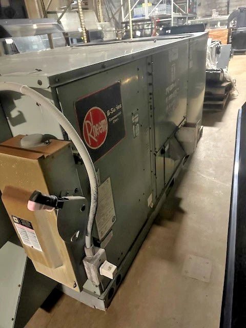 RHEEM AIR CONDITIONING RKKB - A120CM22E HEATING/COOLING 3ph/ N - GAS MAKE UP AIR UNIT - Second Life - Equipment - collection_name