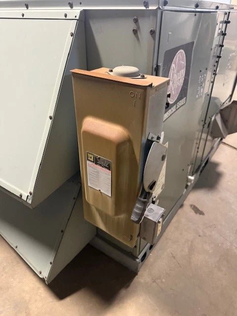 RHEEM AIR CONDITIONING RKKB - A120CM22E HEATING/COOLING 3ph/ N - GAS MAKE UP AIR UNIT - Second Life - Equipment - collection_name