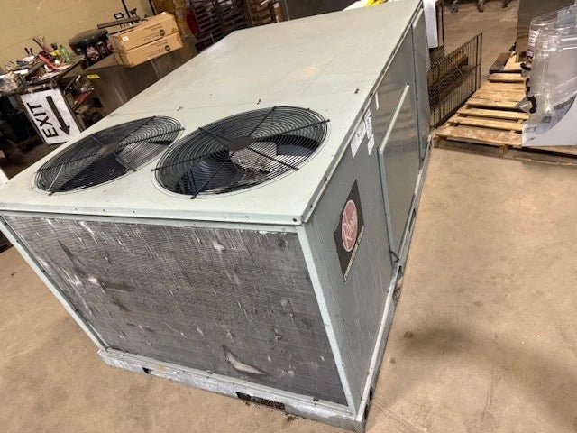 RHEEM AIR CONDITIONING RKKB - A120CM22E HEATING/COOLING 3ph/ N - GAS MAKE UP AIR UNIT - Second Life - Equipment - collection_name