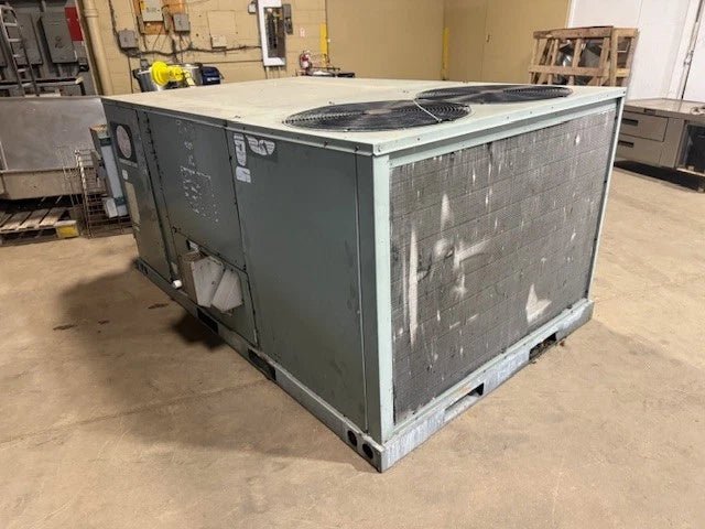 RHEEM AIR CONDITIONING RKKB - A120CM22E HEATING/COOLING 3ph/ N - GAS MAKE UP AIR UNIT - Second Life - Equipment - collection_name