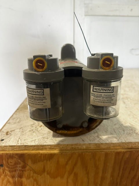 "RIETSCHLE THOMAS MODEL TA-0100-V" INDUSTRIAL ROTARY VANE VACUUM PUMP , 115/230V - Second Life-Equipment-collection_name
