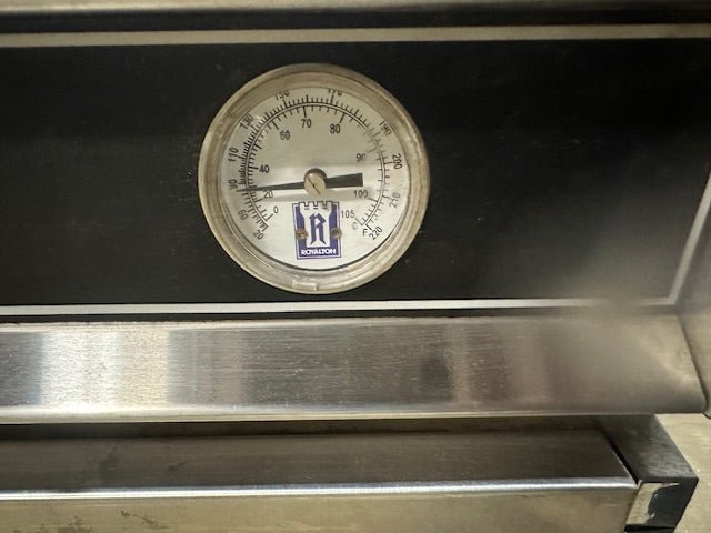 "ROYALTON RH - 1809" ELECTRIC 120V 1PH WARMING/HOLDING CABINET ON CASTERS - Second Life - Equipment - collection_name