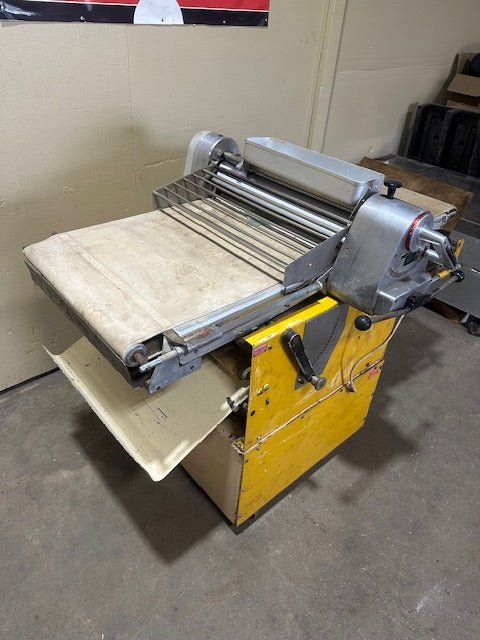 Dought Sheeter Rondo SEEWER RONDO SERIES 6779 DOUGH SHEETER W/ 2 ROLLING PINS 1 SCREEN BELT ...
