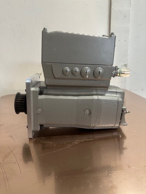 SEW - EURODRIVE CM3C0S - K/BZ/HR/DI/DSI/PK/EZ2Z SYNCHRONOUS SERVO MOTOR 2000 RPM - Second Life - Equipment - collection_name