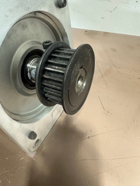 SEW - EURODRIVE CM3C0S - K/BZ/HR/DI/DSI/PK/EZ2Z SYNCHRONOUS SERVO MOTOR 2000 RPM - Second Life - Equipment - collection_name