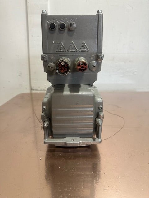 SEW - EURODRIVE CM3C0S - K/BZ/HR/DI/DSI/PK/EZ2Z SYNCHRONOUS SERVO MOTOR 2000 RPM - Second Life - Equipment - collection_name