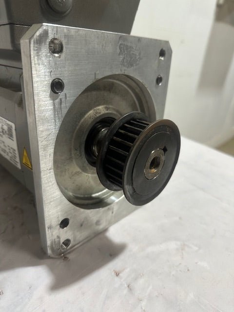 SEW - EURODRIVE CM3C80S - K/BZ/HR/DI/DSI/PK/EZ2Z SYNCHRONOUS SERVO MOTOR 2000 RPM - Second Life - Equipment - collection_name