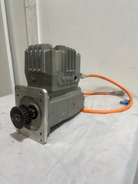 SEW - EURODRIVE CM3C80S - K/BZ/HR/DI/DSI/PK/EZ2Z SYNCHRONOUS SERVO MOTOR 2000 RPM - Second Life - Equipment - collection_name