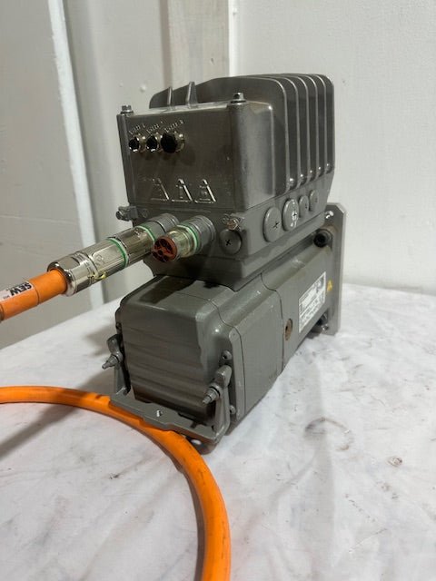 SEW - EURODRIVE CM3C80S - K/BZ/HR/DI/DSI/PK/EZ2Z SYNCHRONOUS SERVO MOTOR 2000 RPM - Second Life - Equipment - collection_name