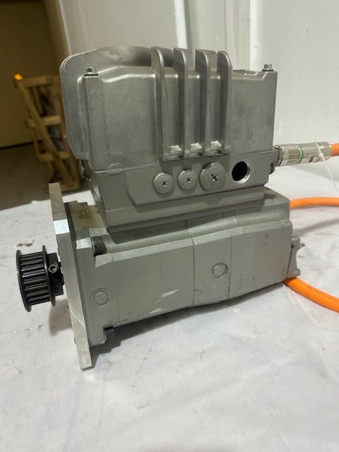 SEW - EURODRIVE CM3C80S - K/BZ/HR/DI/DSI/PK/EZ2Z SYNCHRONOUS SERVO MOTOR 2000 RPM - Second Life - Equipment - collection_name