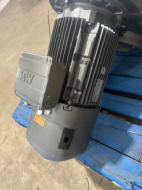 SEW - EURODRIVE FAZ97 DRL160M4BE20HR/TF/EG7S/AL PARALLEL SHAFT HELICAL GEARMOTOR - Second Life - Equipment - collection_name